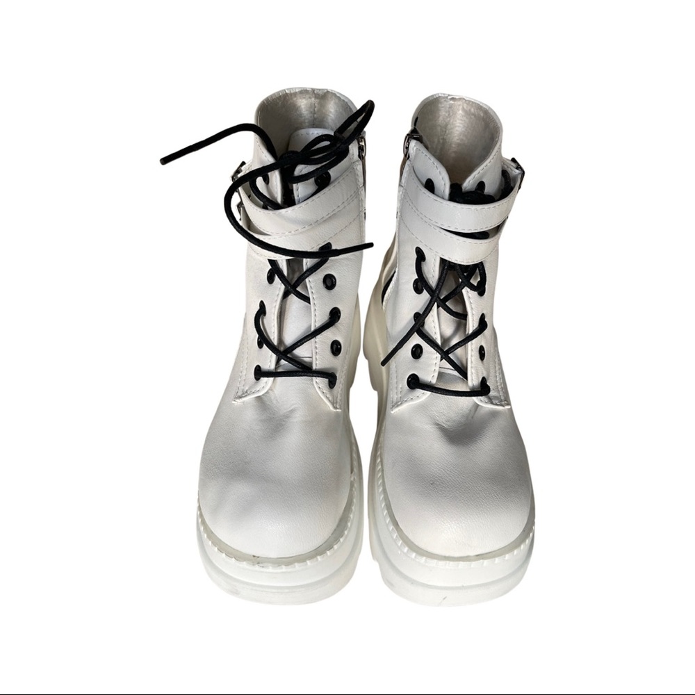 Steve Madden white boots size 8 woman